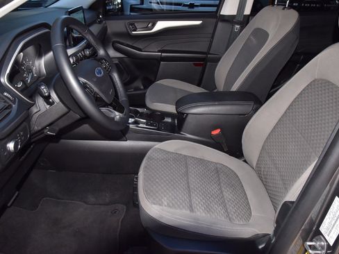 Used 2022 Ford Escape SE w/ SE Sport Appearance Package image 13