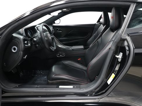 Used 2018 Aston Martin DB11 V12 image 12
