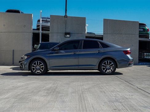 New 2026 Volkswagen Jetta SE image 5