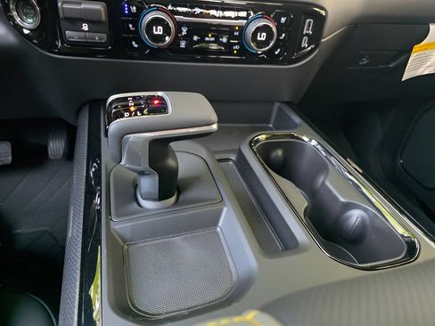 New 2026 Chevrolet Silverado 1500 ZR2 w/ Dark Appearance Package AWD/4WD image 28