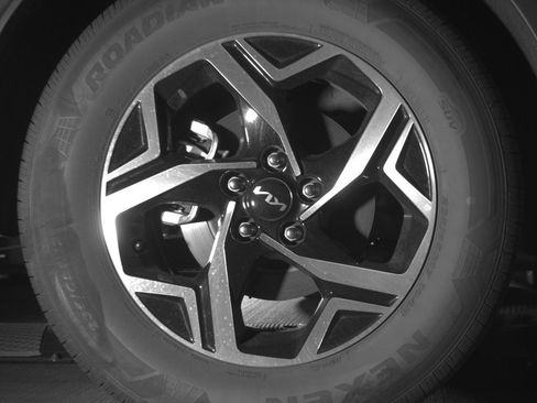 Used 2025 Kia Sportage LX image 15