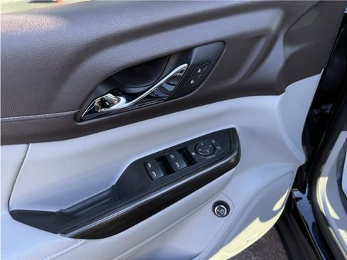 Used 2019 GMC Acadia SLT image 14