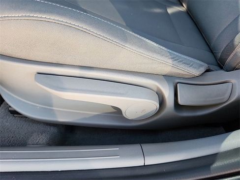 Used 2025 Hyundai Elantra Sport image 12