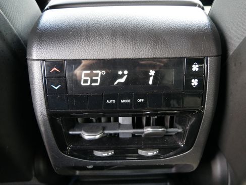 Used 2022 Jeep Grand Cherokee L Laredo AWD/4WD image 12