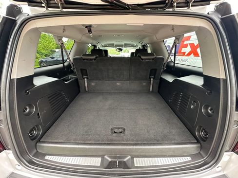 Used 2016 Chevrolet Suburban LT AWD/4WD image 33