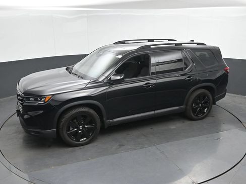 Used 2025 Honda Pilot Black Edition image 38