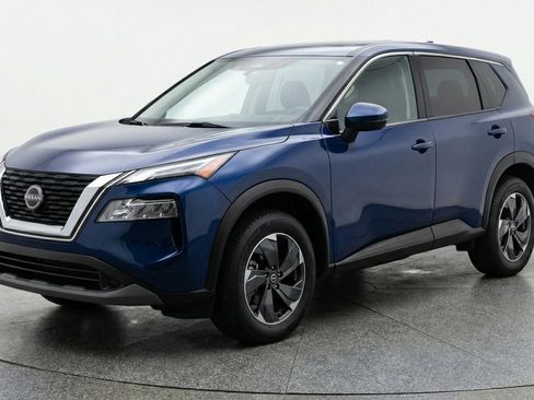 Used 2025 Nissan Rogue SV AWD/4WD image 3