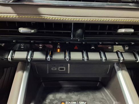 Used 2025 Chevrolet Colorado ZR2 image 15