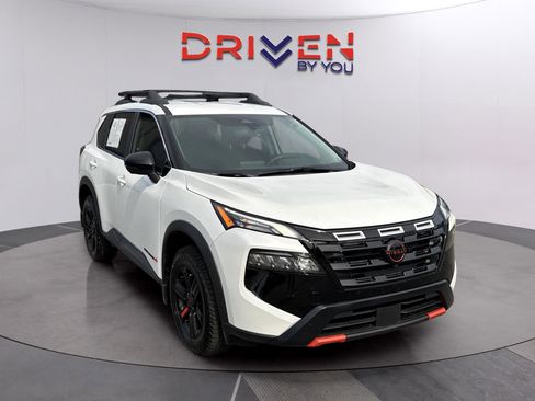 Used 2025 Nissan Rogue SV w/ Rock Creek Premium Package AWD/4WD image 8