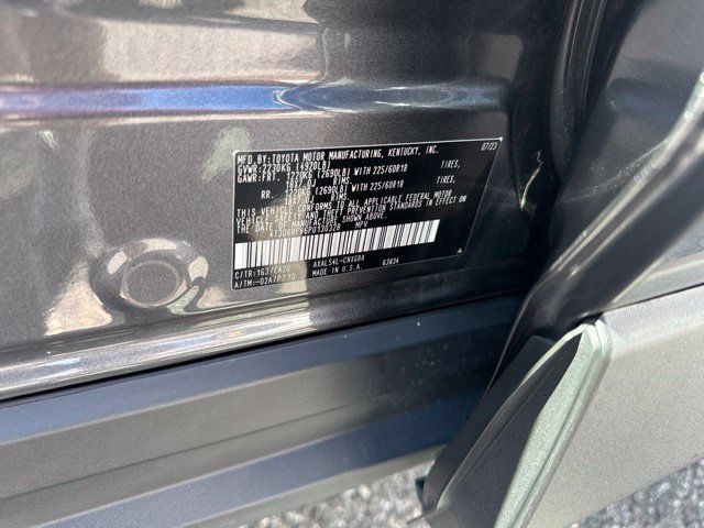 Used 2023 Toyota RAV4 Limited AWD/4WD image 30