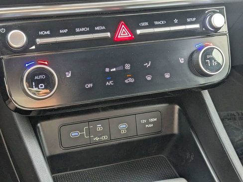 Used 2025 Hyundai Santa Cruz SEL FWD image 22
