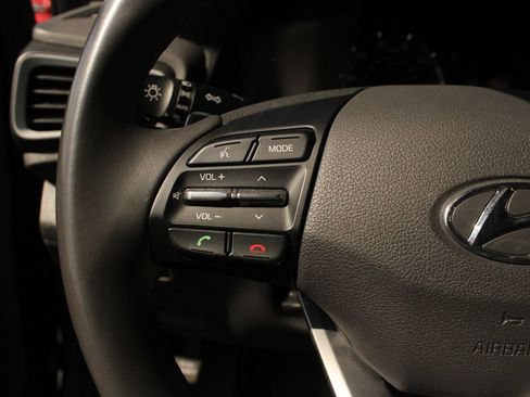 Used 2018 Hyundai Ioniq Plug-In Hybrid FWD image 23
