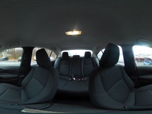 Used 2025 Toyota Corolla LE image 36