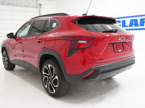 New 2026 Chevrolet Trax RS w/ Sunroof Package image 9