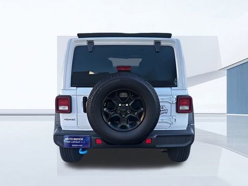 Used 2023 Jeep Wrangler Unlimited w/ Sun & Screen Package image 4