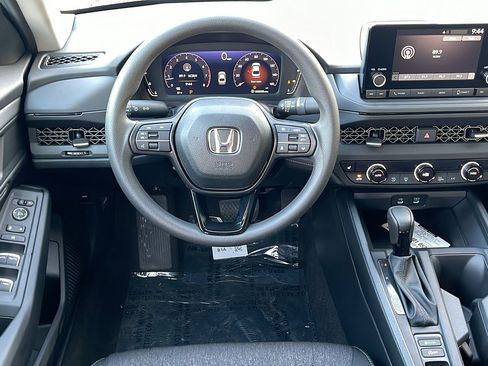 Used 2025 Honda Accord SE image 18