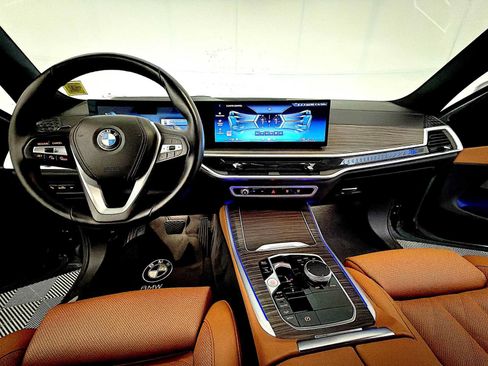 Used 2024 BMW X5 xDrive40i w/ Premium Package AWD/4WD image 17