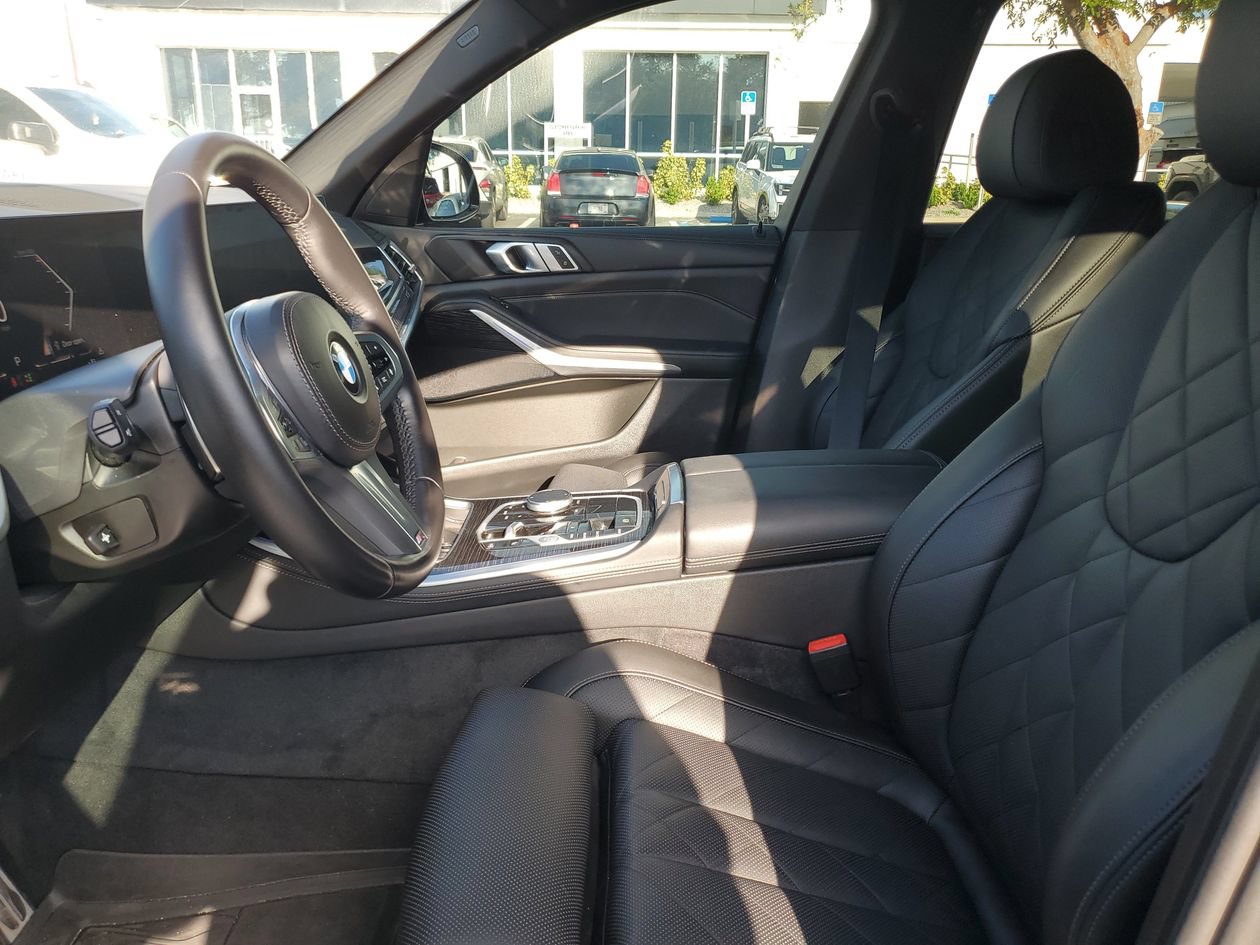 Used 2024 BMW X5 sDrive40i w/ M Sport Package RWD image 18