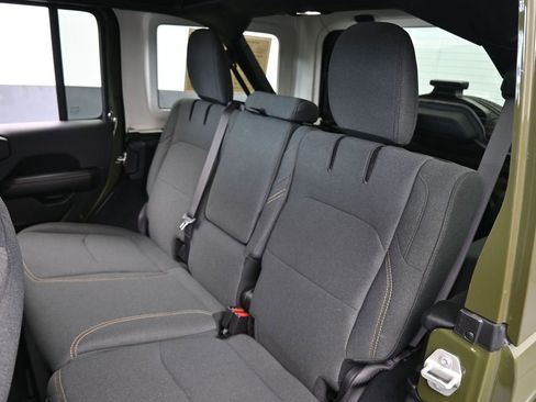 Used 2024 Jeep Wrangler Unlimited Sahara image 35