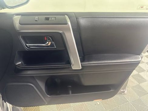 Used 2015 Toyota 4Runner Limited AWD/4WD image 25