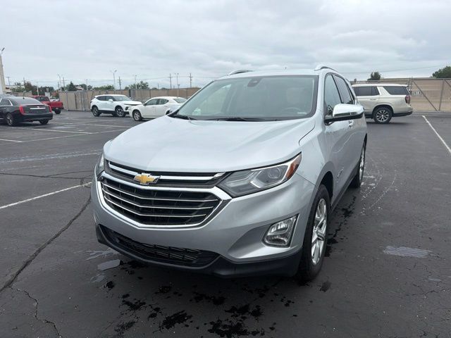 Used 2018 Chevrolet Equinox Premier AWD/4WD image 2
