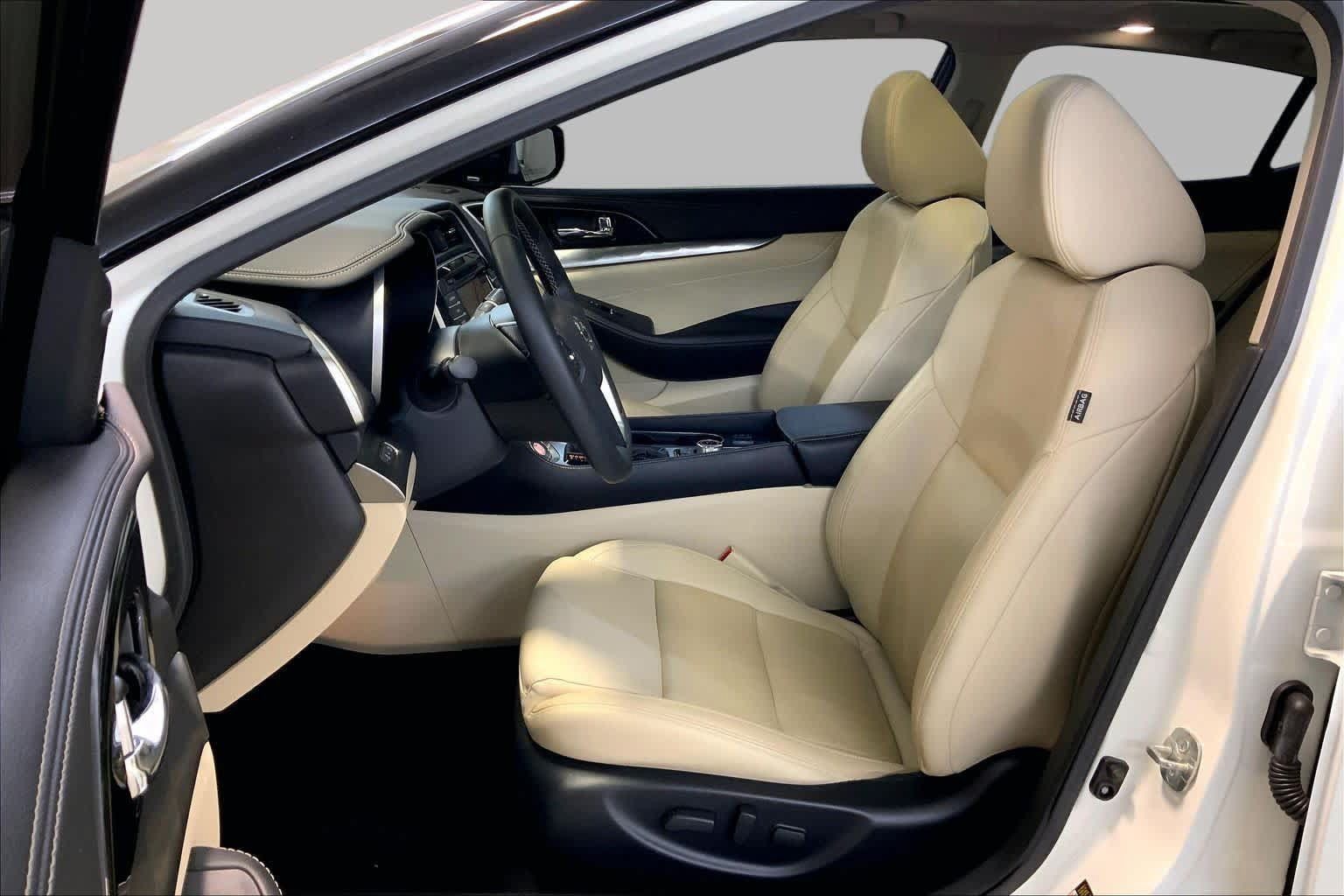 Used 2020 Nissan Maxima 3.5 SL w/ Floor Mat Group FWD image 7