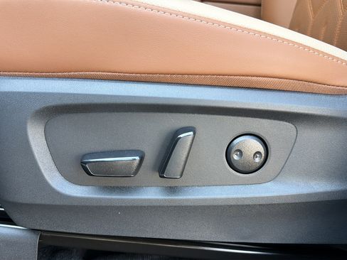 New 2026 Nissan Pathfinder Platinum AWD/4WD image 12