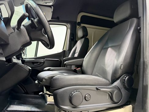 Used 2022 Mercedes-Benz Sprinter 2500 image 14