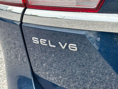 Used 2022 Volkswagen Atlas SEL R-Line AWD/4WD image 10