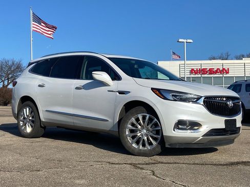 Used 2020 Buick Enclave Premium w/ Sun and Sites Package image 1