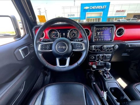 Used 2023 Jeep Wrangler Unlimited Rubicon AWD/4WD image 5
