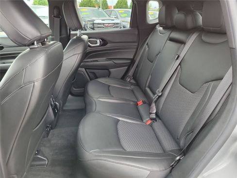 Used 2022 Jeep Compass Latitude w/ Convenience Group AWD/4WD image 14