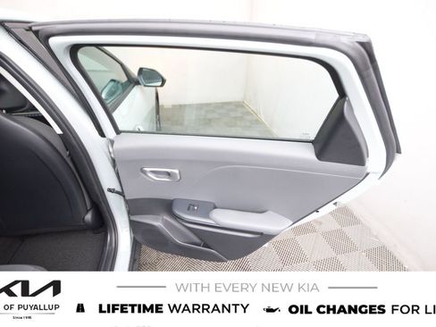 New 2025 Kia K4 LXS image 13