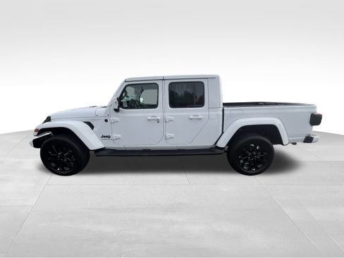 Used 2023 Jeep Gladiator Overland image 9