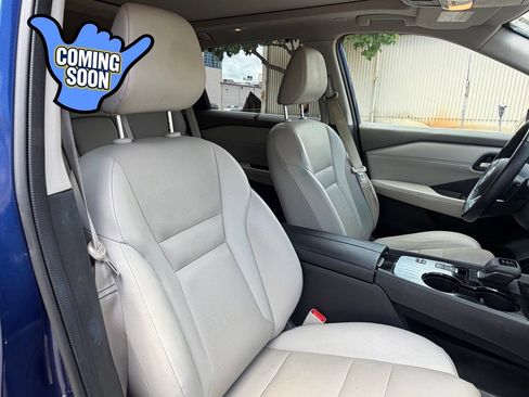Used 2022 Nissan Rogue SV w/ SV Premium Package FWD image 13