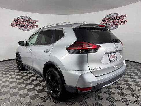 Used 2020 Nissan Rogue SV image 5