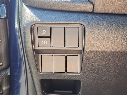 Used 2018 Honda CR-V LX image 32