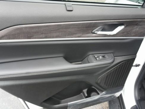 New 2025 Jeep Grand Cherokee L Limited w/ Luxury Tech Group II image 31