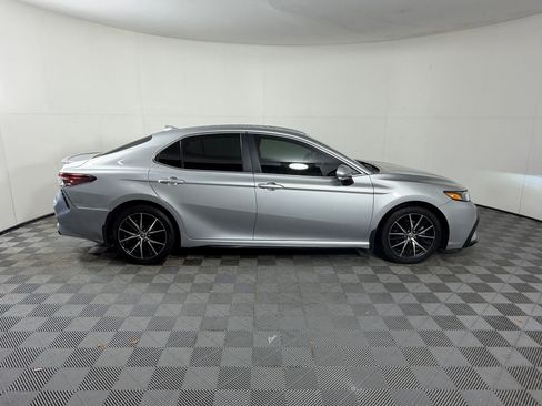Used 2023 Toyota Camry SE FWD image 8