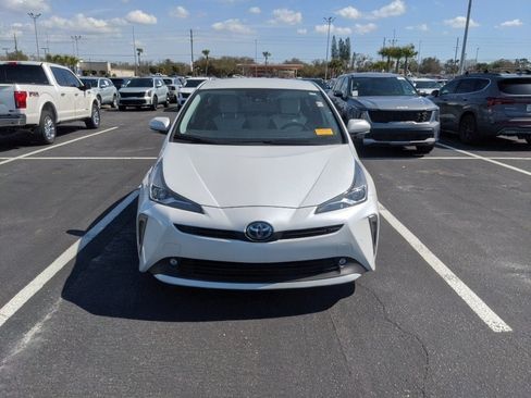 Used 2022 Toyota Prius XLE image 3