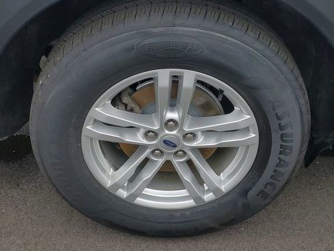 Certified 2023 Ford Explorer XLT w/ Equipment Group 202A image 5