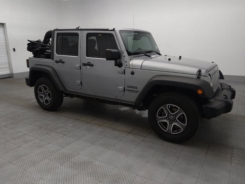Used 2016 Jeep Wrangler Unlimited Sport AWD/4WD image 11