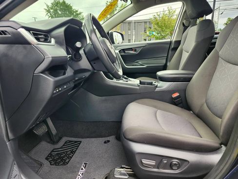 Used 2025 Toyota RAV4 XLE w/ Weather Package AWD/4WD image 18