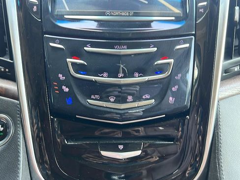 Used 2019 Cadillac Escalade ESV Luxury AWD/4WD image 30