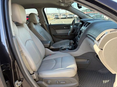 Used 2016 GMC Acadia SLT image 17