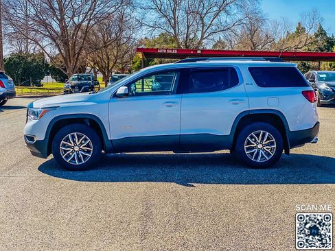 Used 2019 GMC Acadia SLE w/ LPO, Black Accent Package image 5