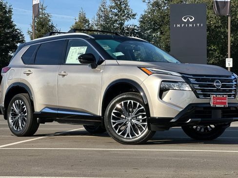 New 2026 Nissan Rogue Platinum w/ Platinum Premium Package AWD/4WD image 1