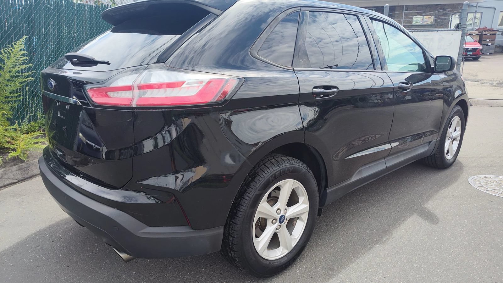 Used 2019 Ford Edge SE w/ SE Fleet Driver's Package AWD/4WD image 6