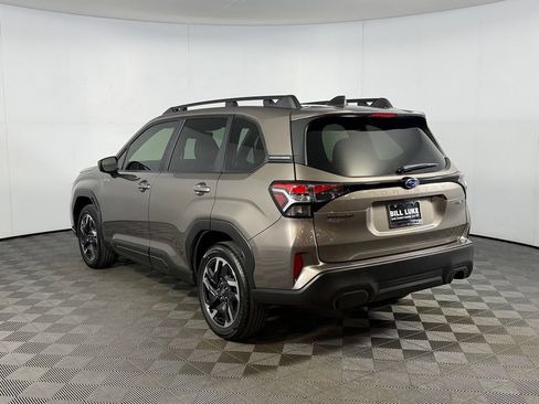 Used 2025 Subaru Forester Premium AWD/4WD image 16