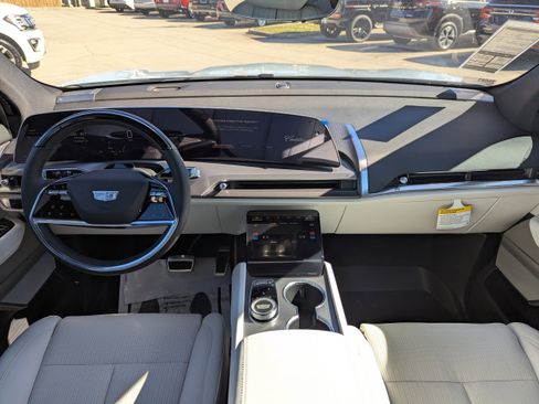 New 2026 Cadillac Vistiq Sport image 15